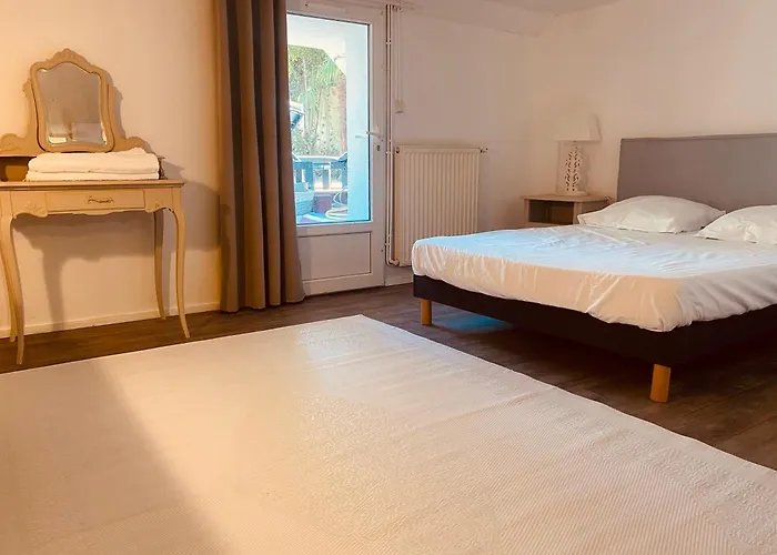 Maison Typique Rochelaise Hébergement de vacances *