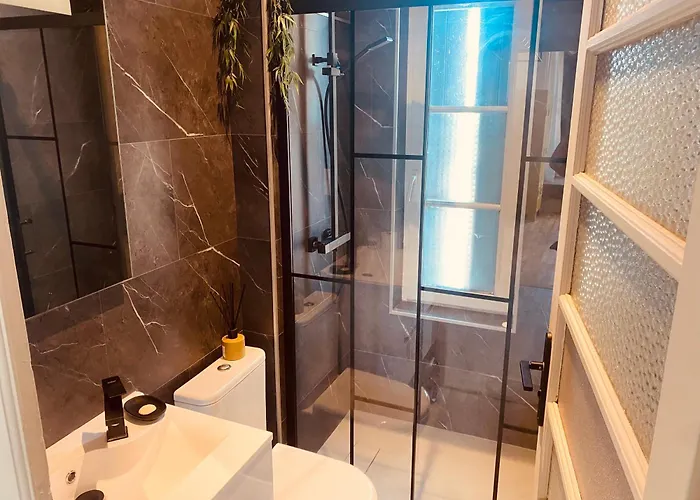 בית נופש Maison Typique Rochelaise *